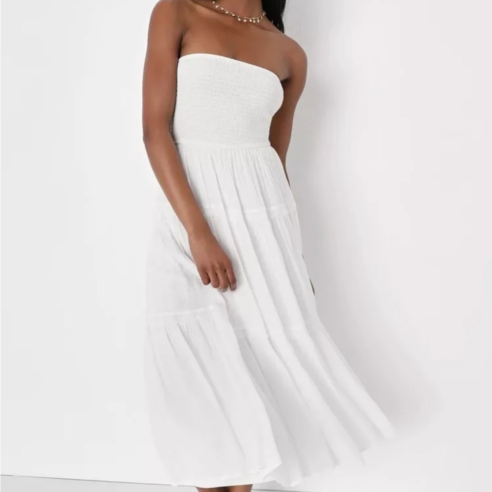 Lulu’s White Smocked Strapless Gauzey Tiered Dress with Lace Detail